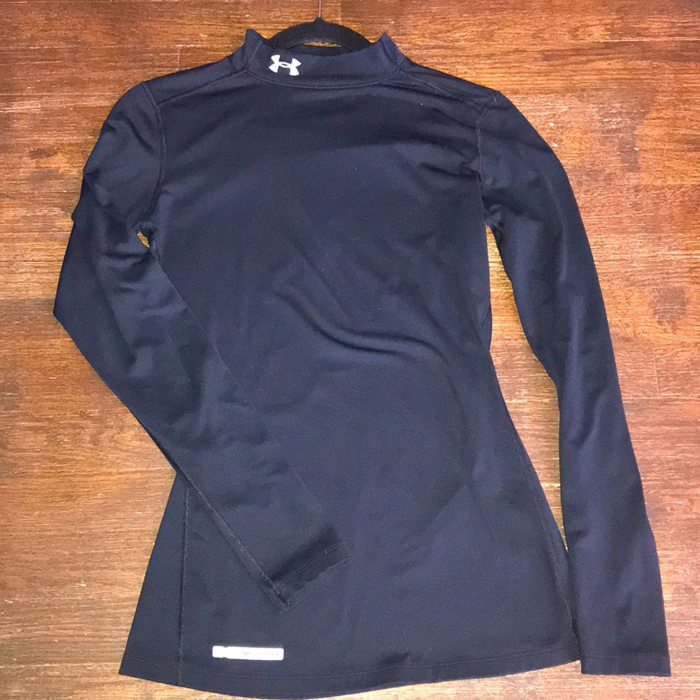 Fitted under armor shirt